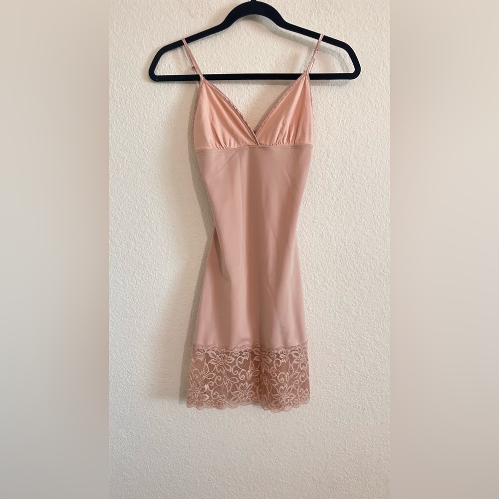 YUMMIE TUMMIE Shapewear Full Slip w Lace Hem Beige Adjustable Straps xs